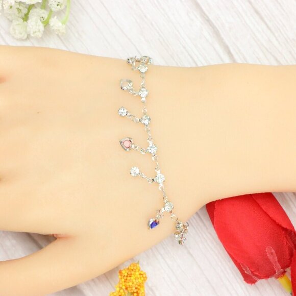 "Trendy Handmade Bracelet – A Thoughtful Gift for Girls & Women | UNVRC1320 - Picture 3 of 10